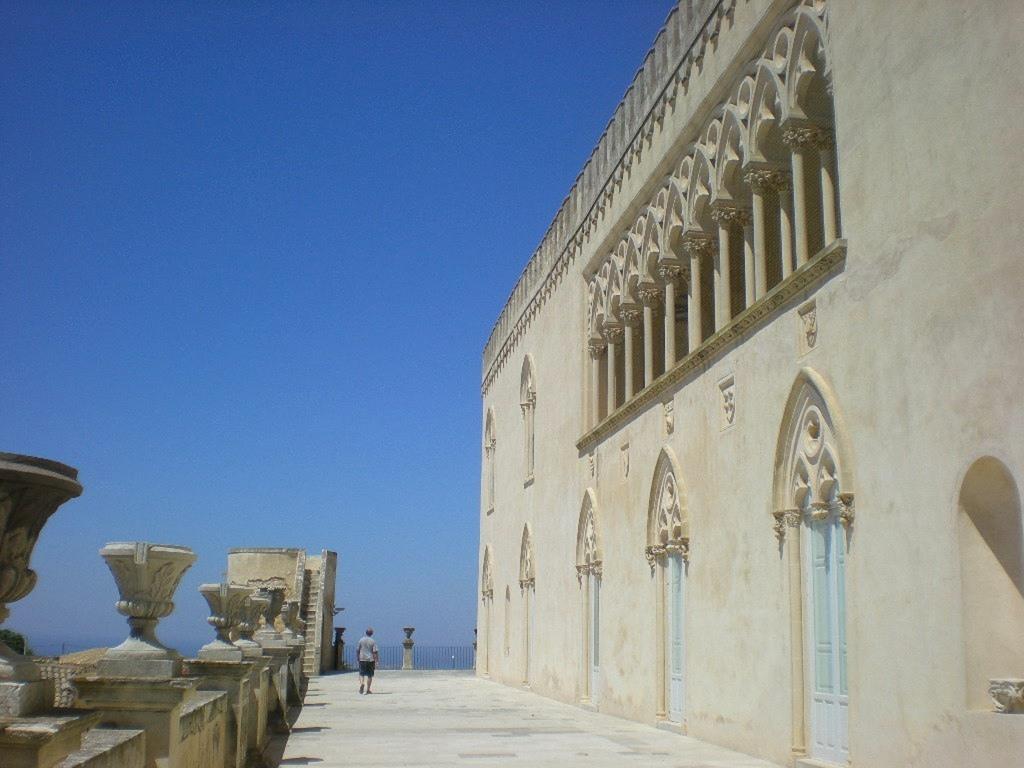 Bed and Breakfast La Voce Del Violino Ragusa Exterior foto